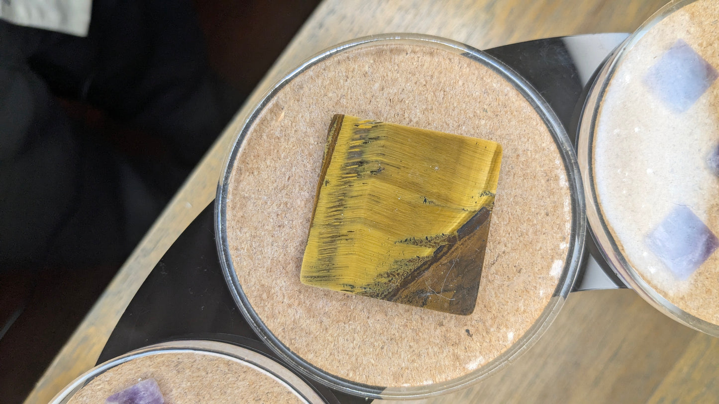 Stone Grid Coaster Set — Crystal-Embedded Resin Discs with Amethyst & Tiger’s Eye (Set of 4)