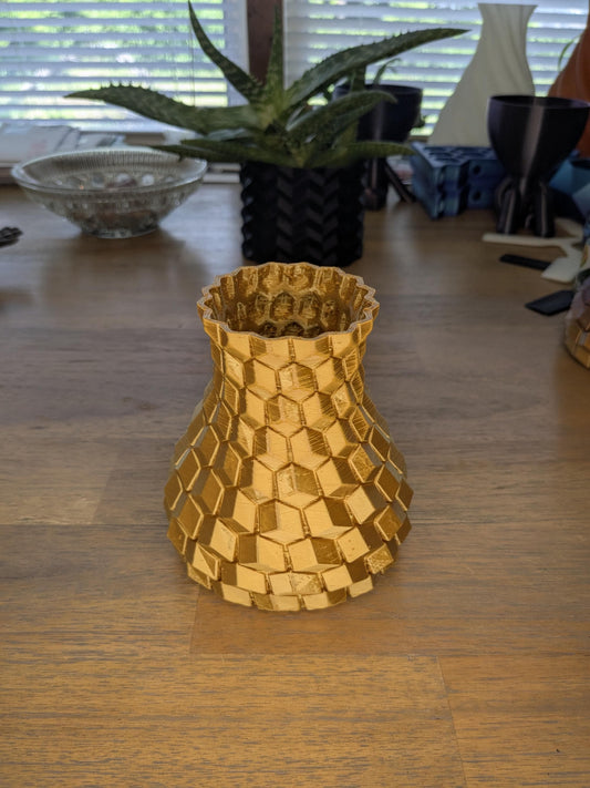 Golden Geometric Vase – 3D Printed Modern Decor by Lithic Lab